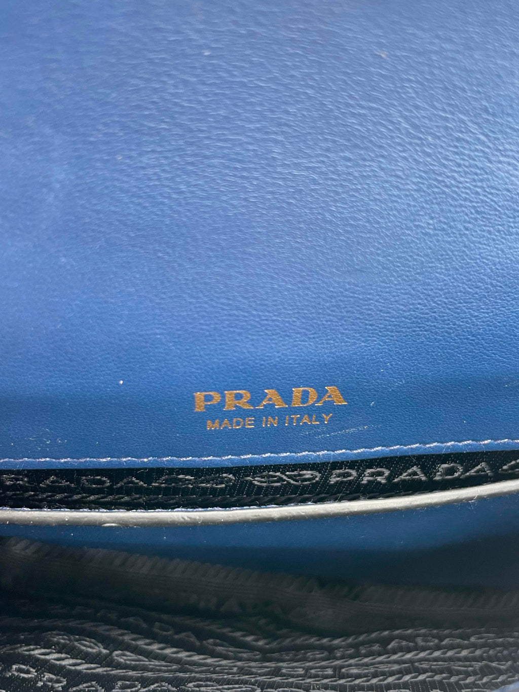 Prada Cahier