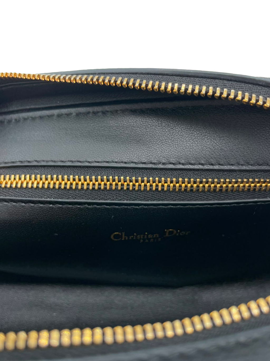 Diorama Dior Wallet on Chain